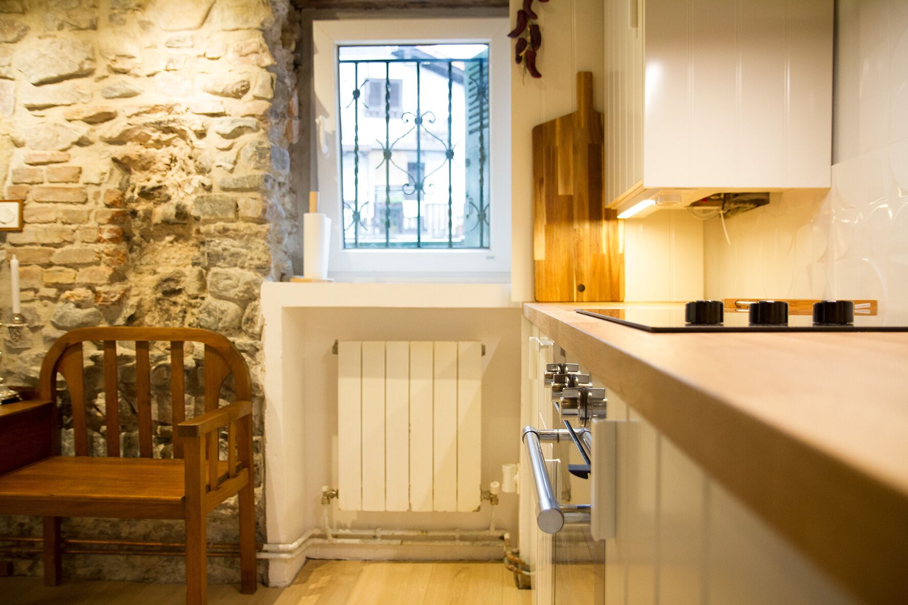 Studio in La Marina, in the most beautiful square in Hondarribia, 200 m from the sea.