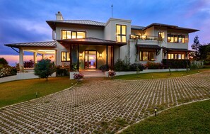 Exterior - Wine Down Mansion, Greenwich, Blue Mountains (Irish Town)