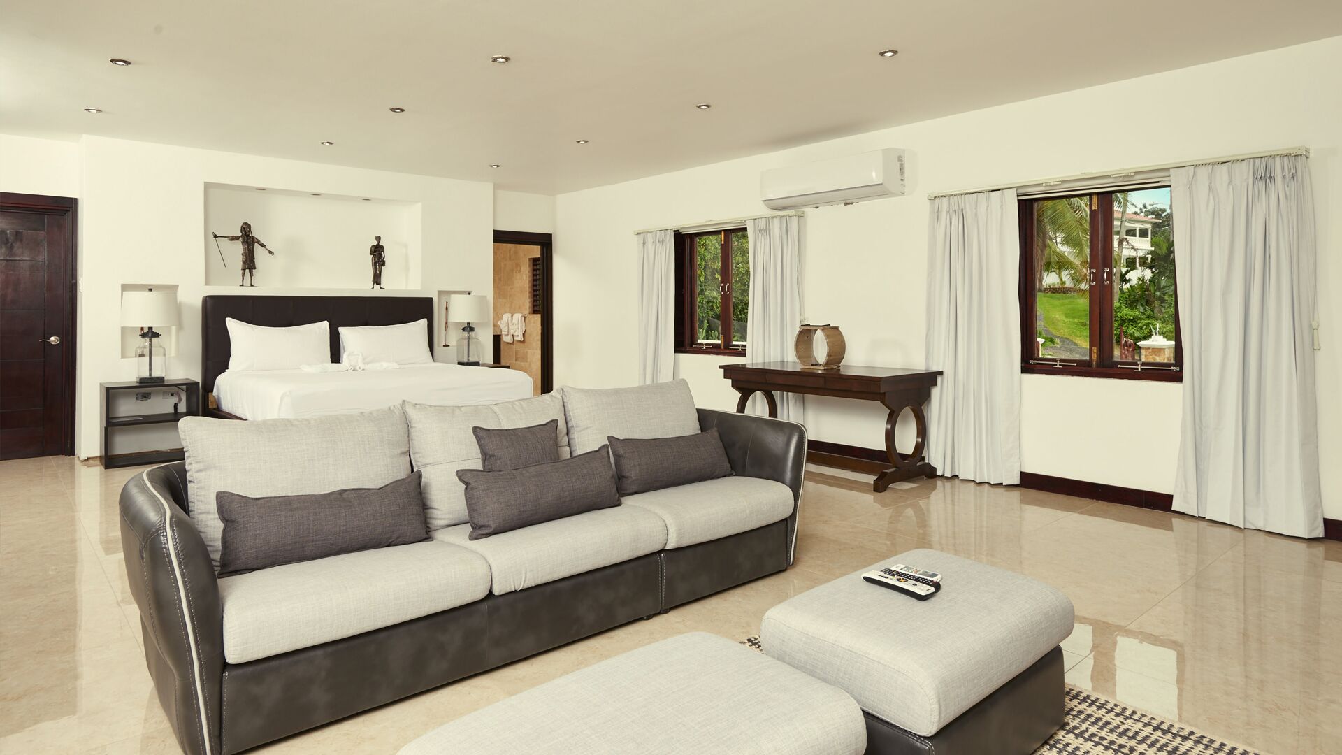 7 bedrooms, travel crib, free WiFi, bed sheets