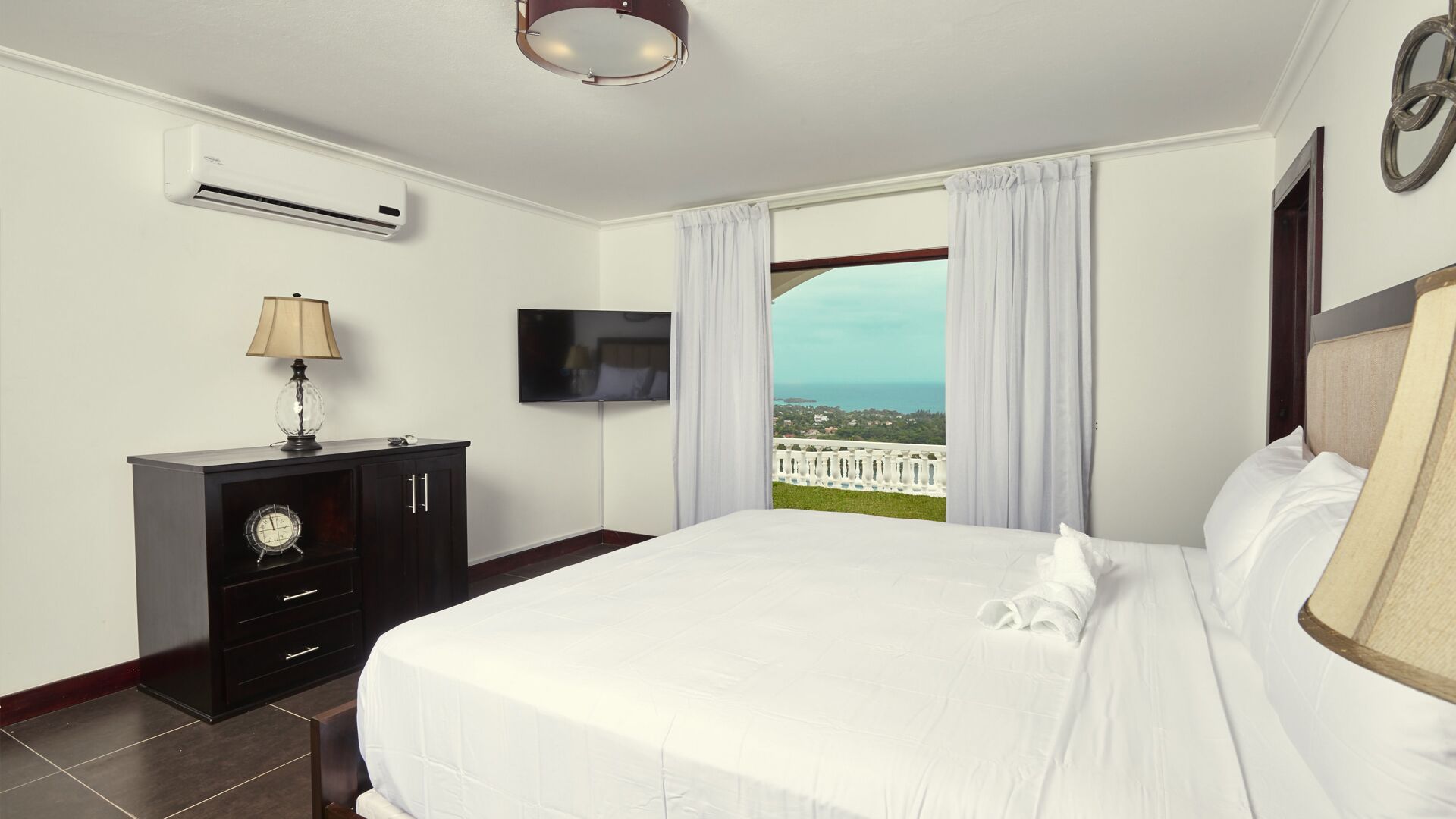 7 bedrooms, travel cot, free WiFi, bed sheets