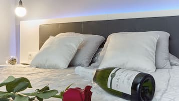 1 chambre, coffres-forts dans les chambres, fer et planche à repasser