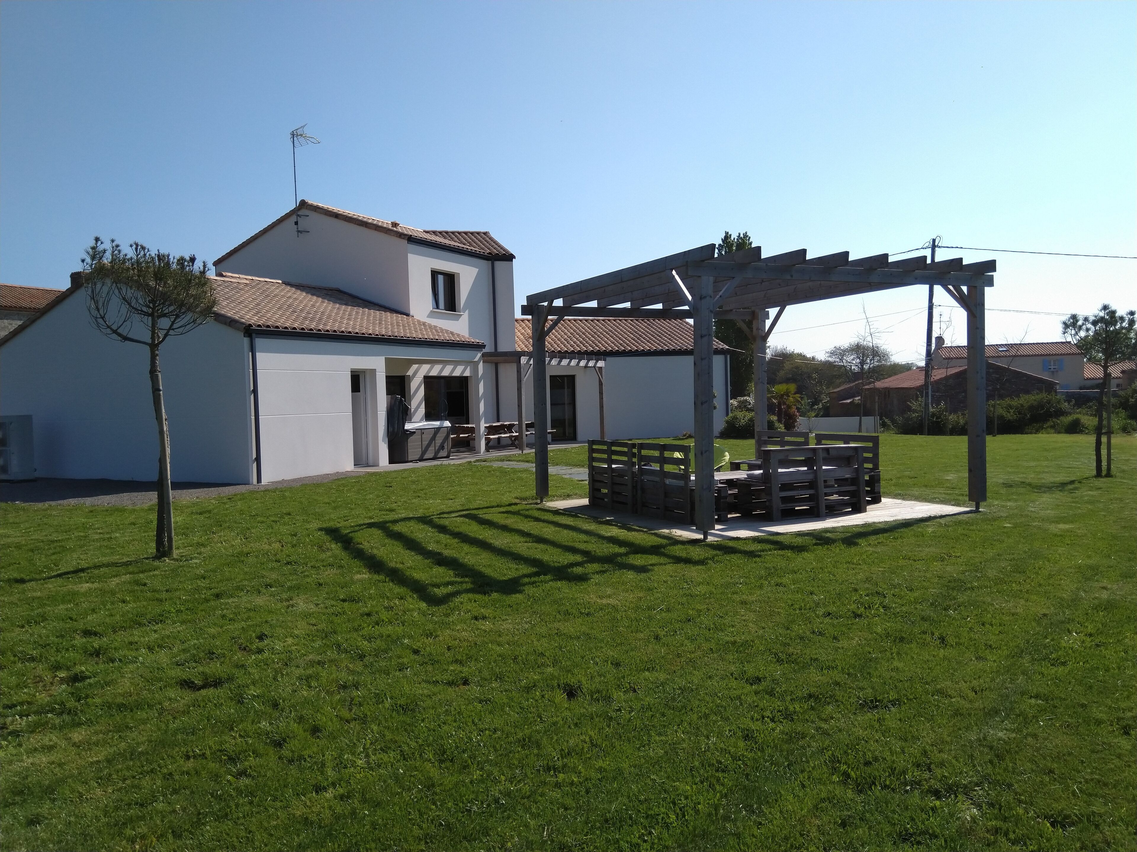 Friendly house between land and sea with SPA