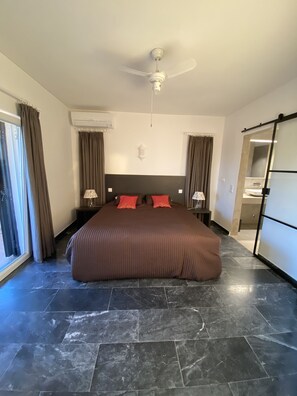 4 bedrooms, iron/ironing board, free WiFi, bed sheets - Beautifully renovated villa with sea view on exclusive location (Carvoeiro-alfanzina)