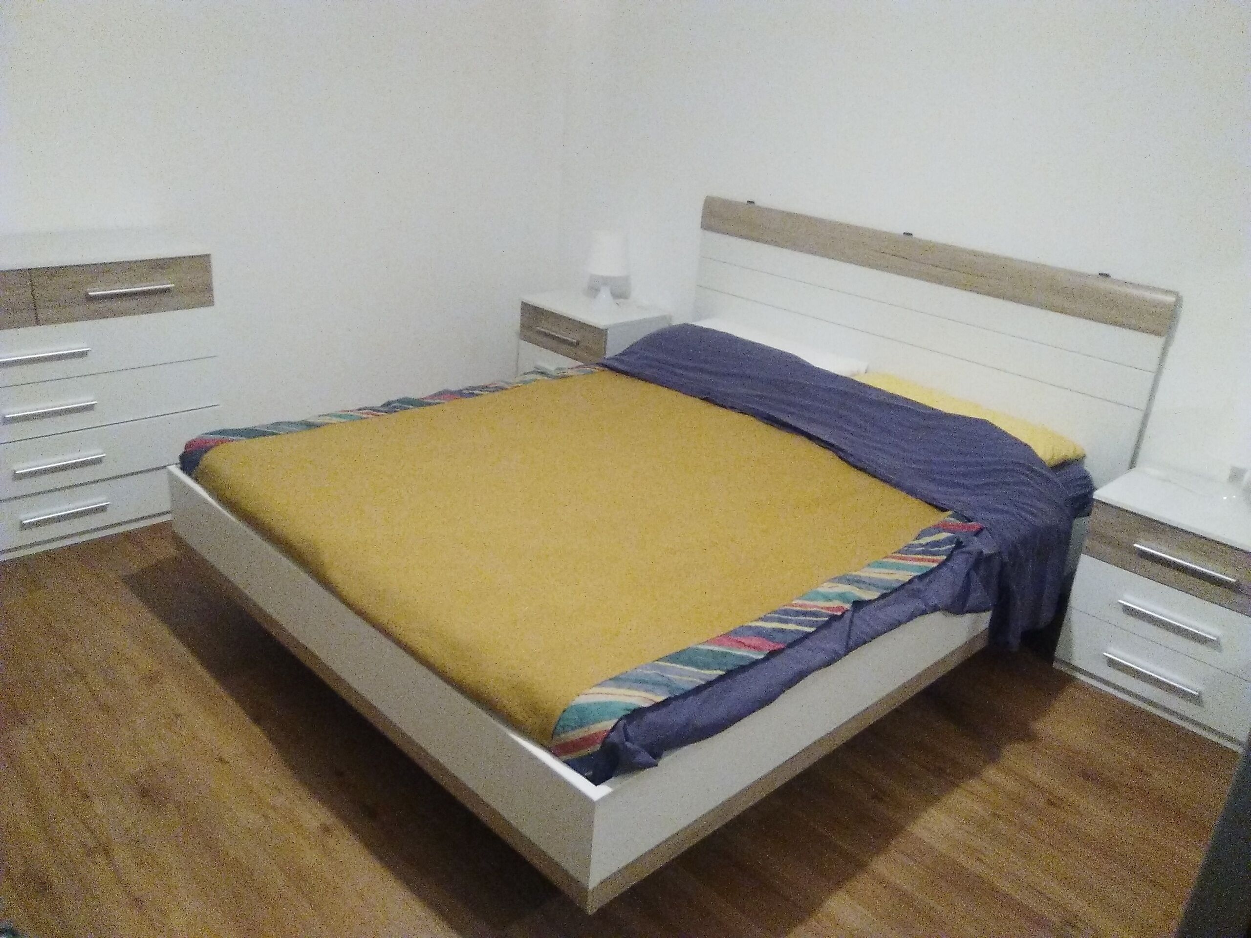 Lugano center apartment near train station box auto included