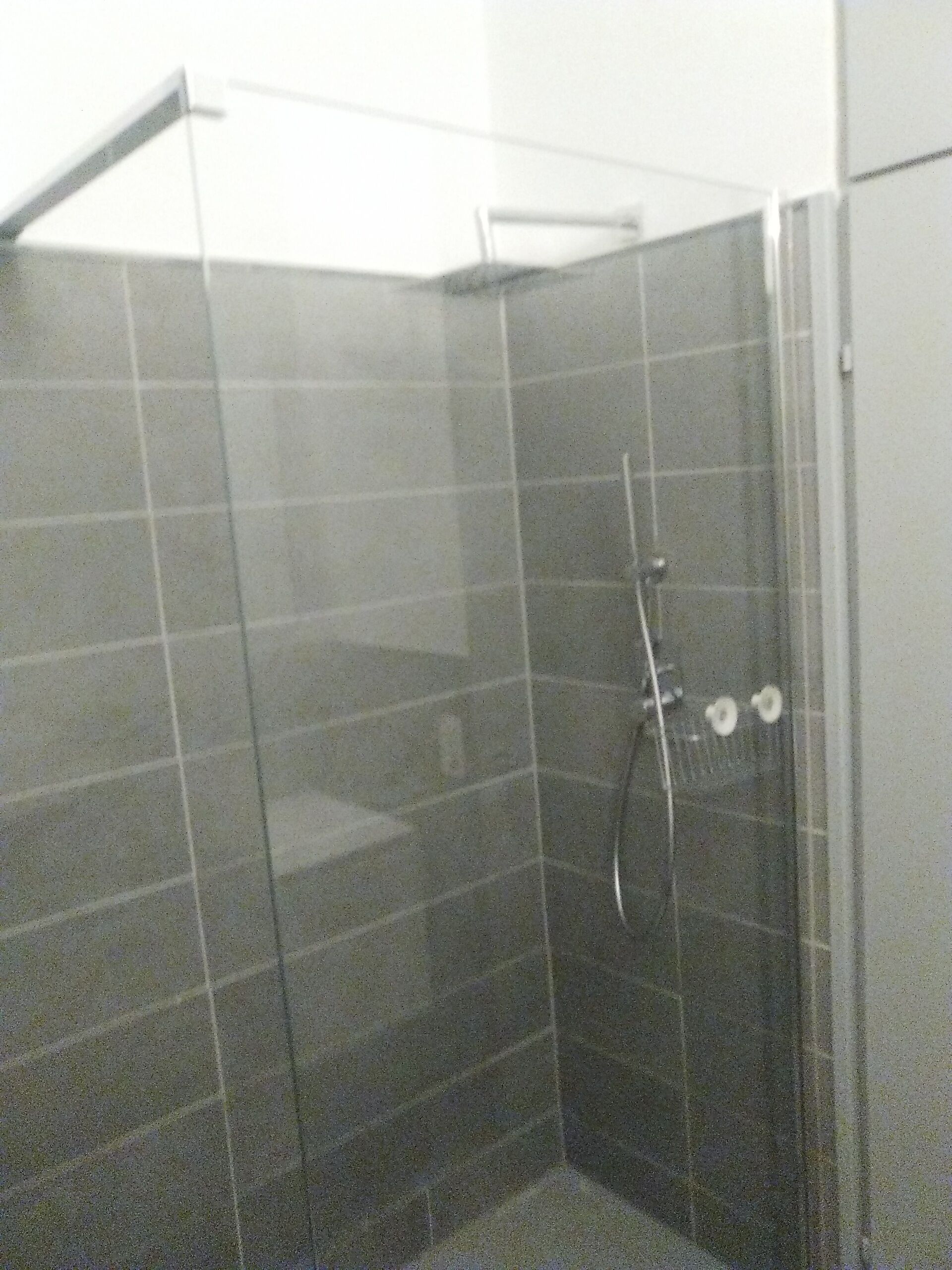 Lugano center apartment near train station box auto included