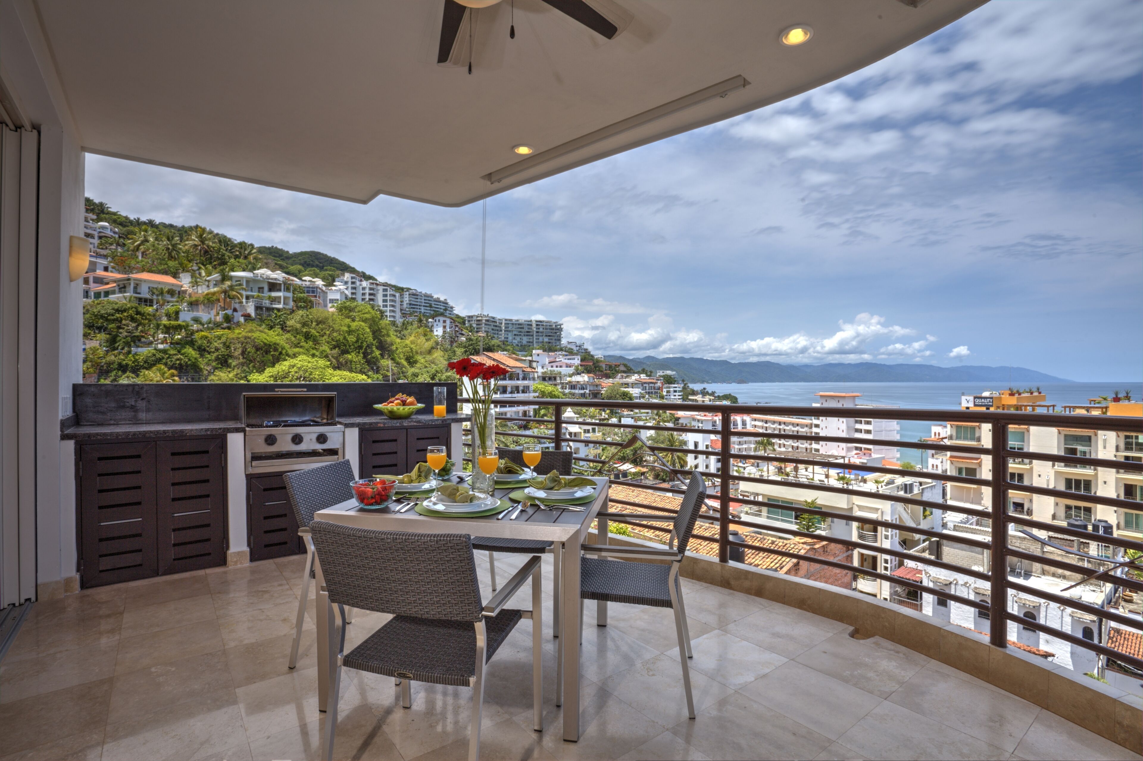 1 bed 1 bath Ocean Front Suite · S107