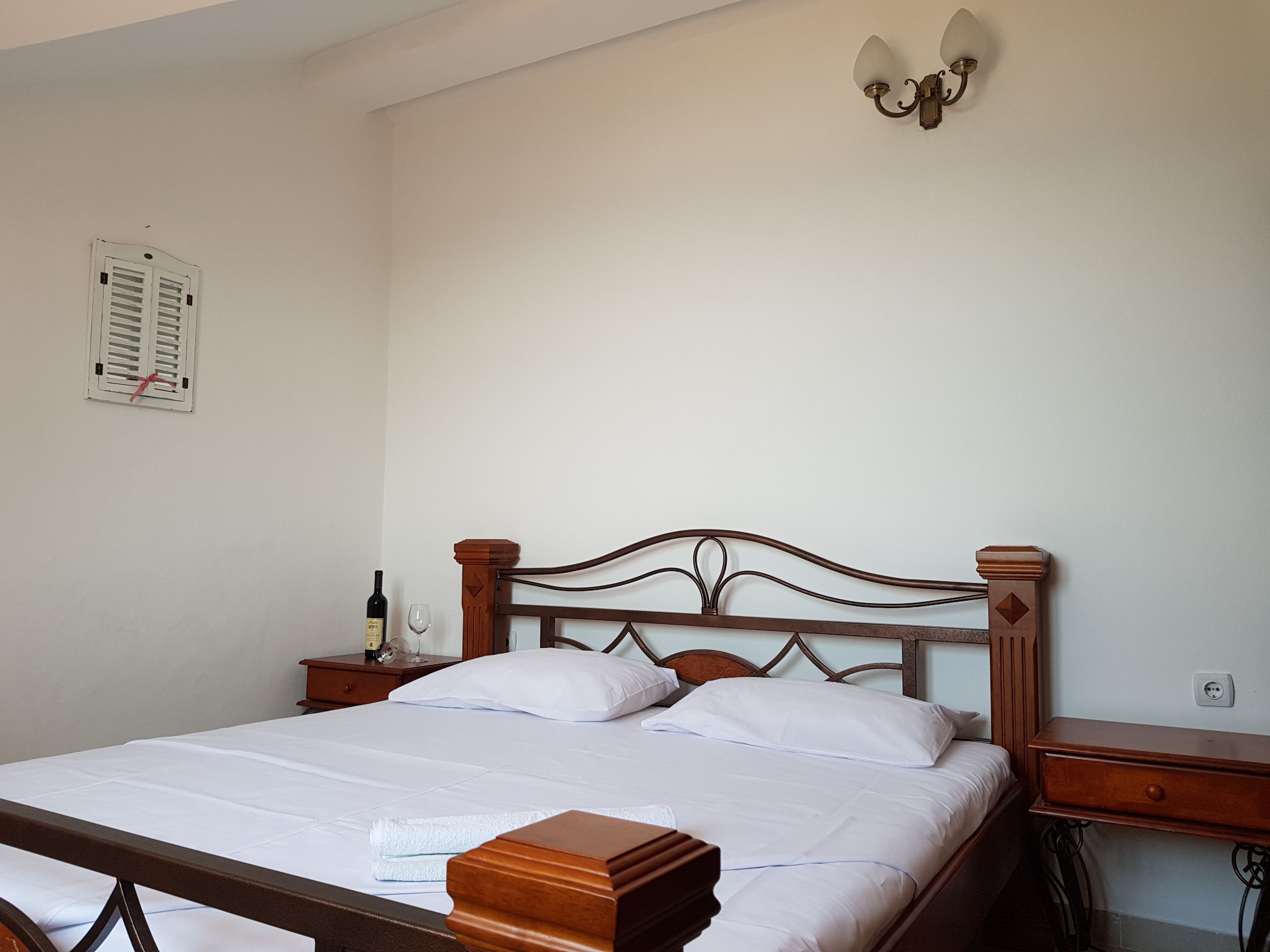3 chambres, fer et planche à repasser, accès Internet, draps fournis