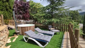 Tina de hidromasaje al aire libre