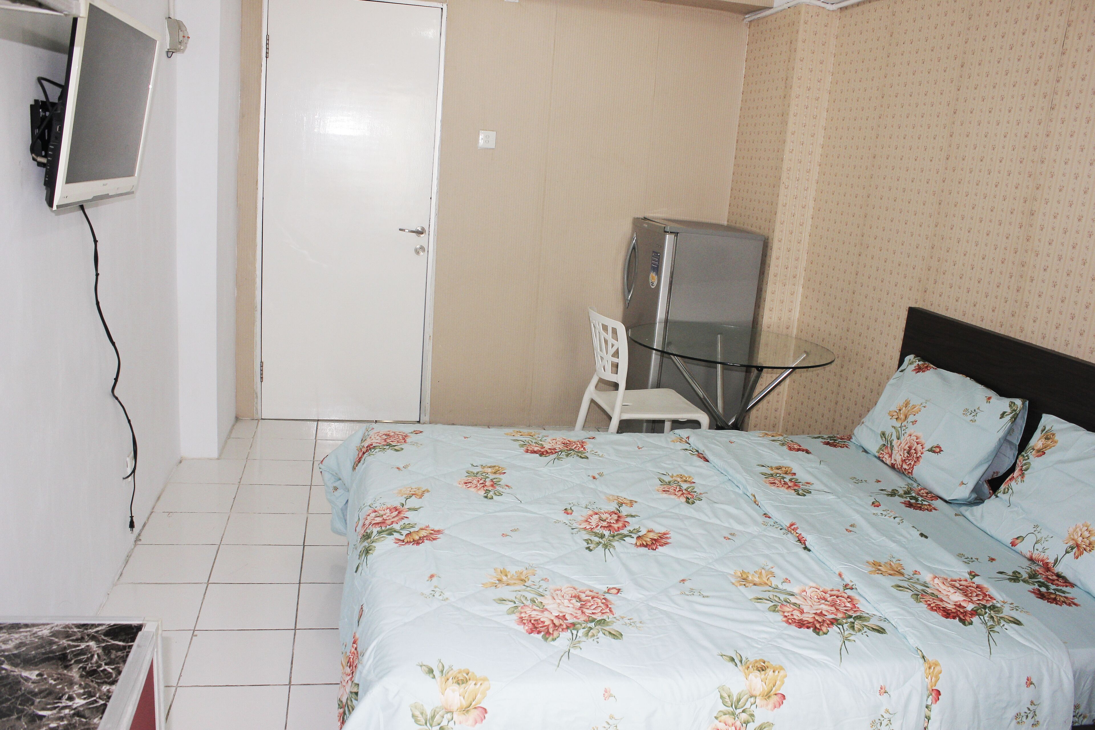 ENJOY JAKARTA TRIP (non smoking/ wifi)