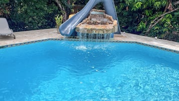 Utomhuspool