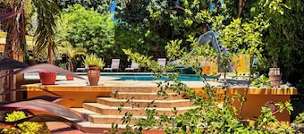 Luksus seng og morgenmad med pool 
