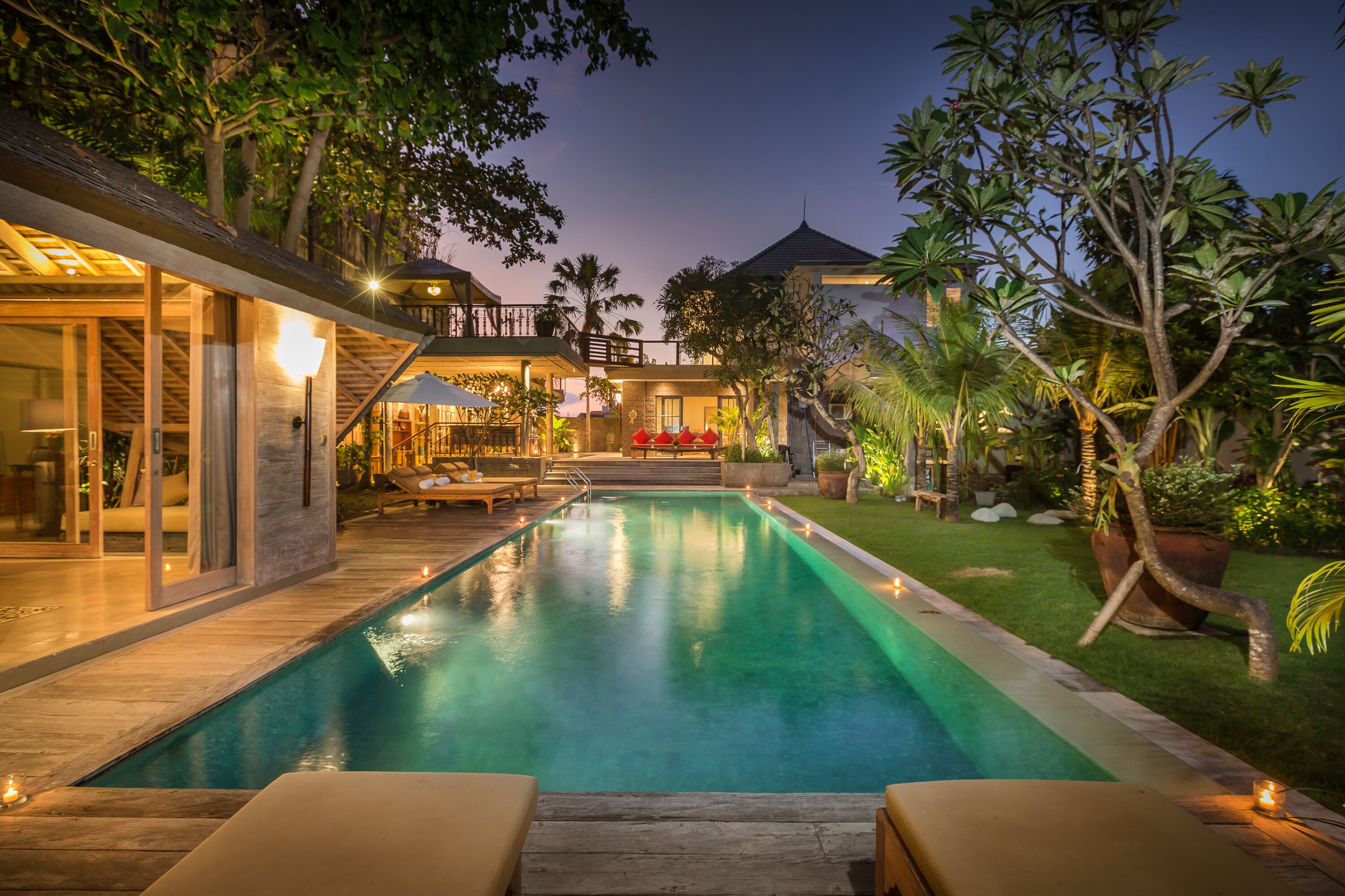 STUNNING and VINTAGE Villa Near The BEACH in Canggu