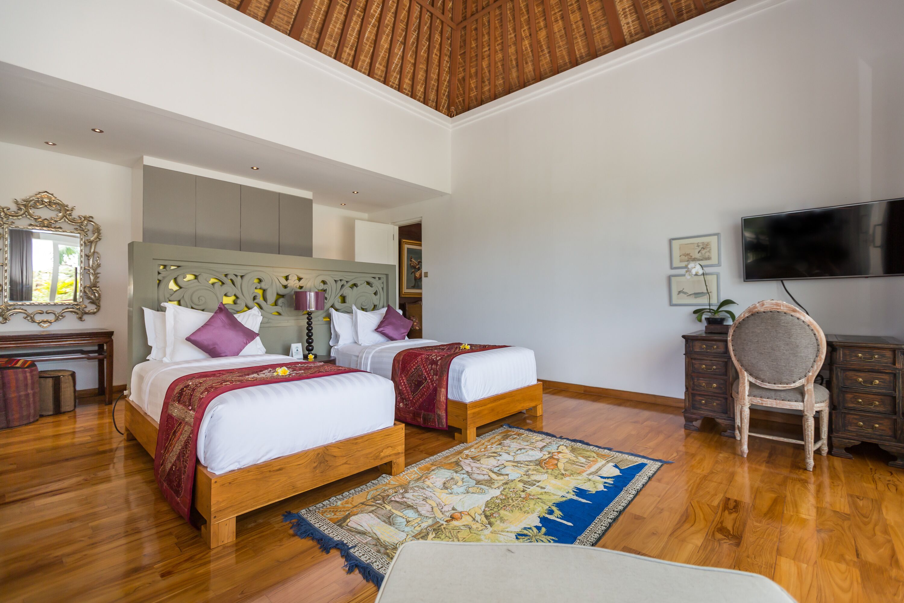 STUNNING and VINTAGE Villa Near The BEACH in Canggu