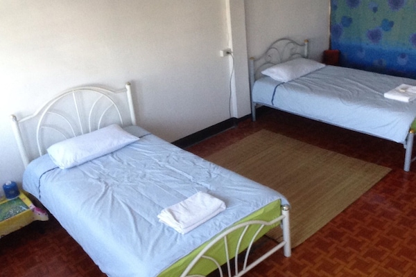 Dorm with twoo twin beds