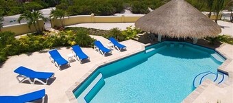 Pelican Vista: à 150 mètres de l'incroyable plage de Grace Bay!