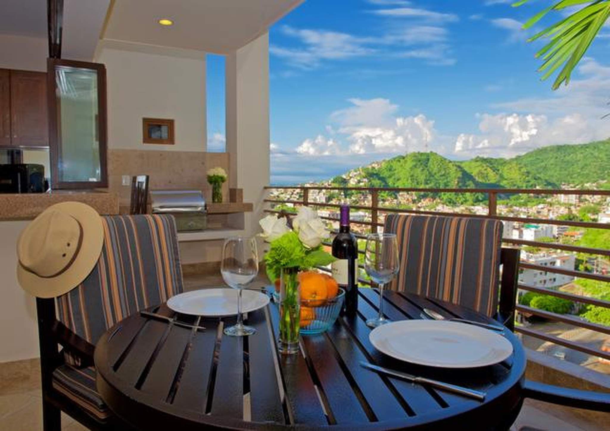 1 bed 1 bath Mountain View Suite · R406