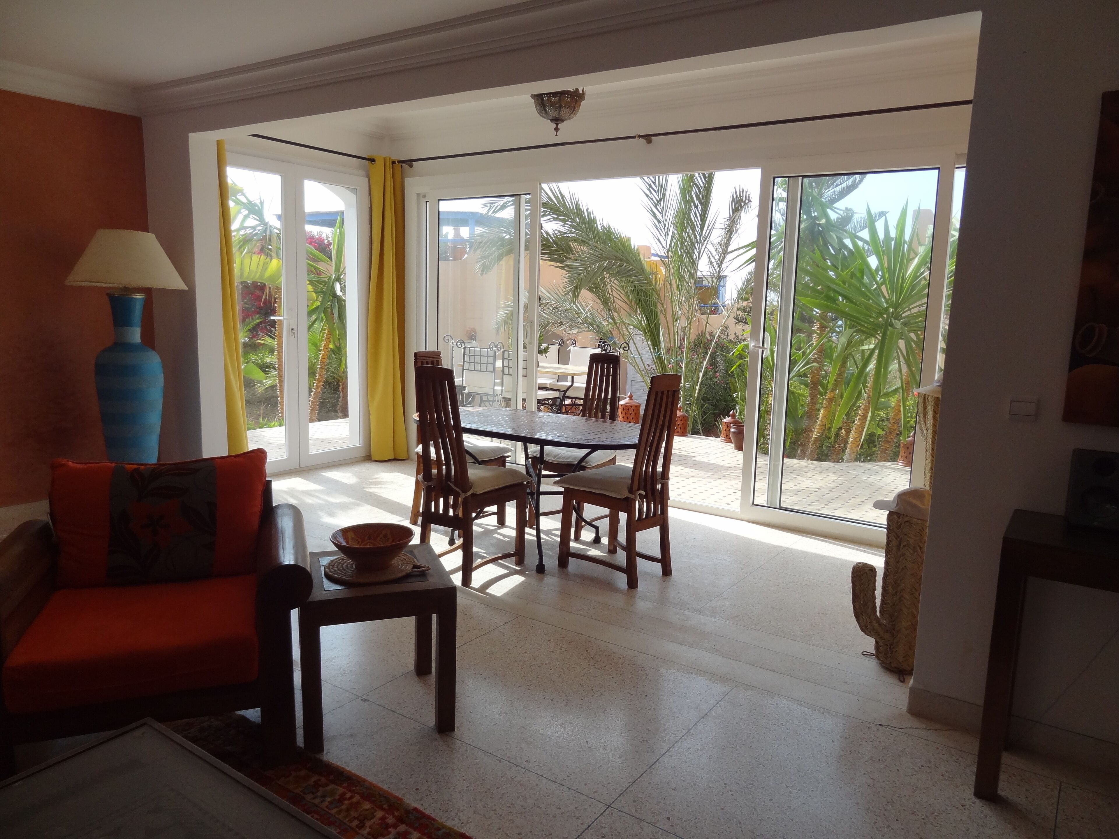 Télévision, chaîne hi-fi