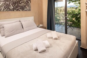 2 bedrooms, in-room safe, iron/ironing board, travel crib - Beautiful Eclectic Villa With Swimming Pool (Stari Grad, Hvar)