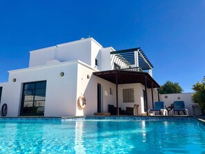 A heated pool - 4 Bedroom, 3 Bathroom, Large Heated Pool, 20 Minute Walk to Playa Blanca Town (Playa Blanca)