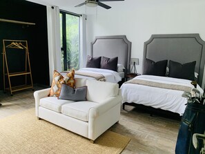 6 slaapkamers, een bureau, een strijkplank/strijkijzer, gratis wifi