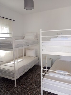 1 Schlafzimmer, Allergikerbettwaren, Zimmersafe, Bügeleisen/Bügelbrett