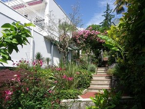 Property grounds - APARTMENT SUNNY GARDEN (Opatija)