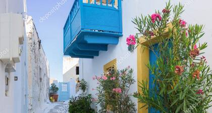 Ein neoklassizistisches Juwel im Herzen eines griechischen Fischerdorfes.