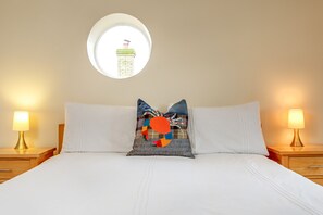 4 bedrooms, iron/ironing board, travel crib, free WiFi