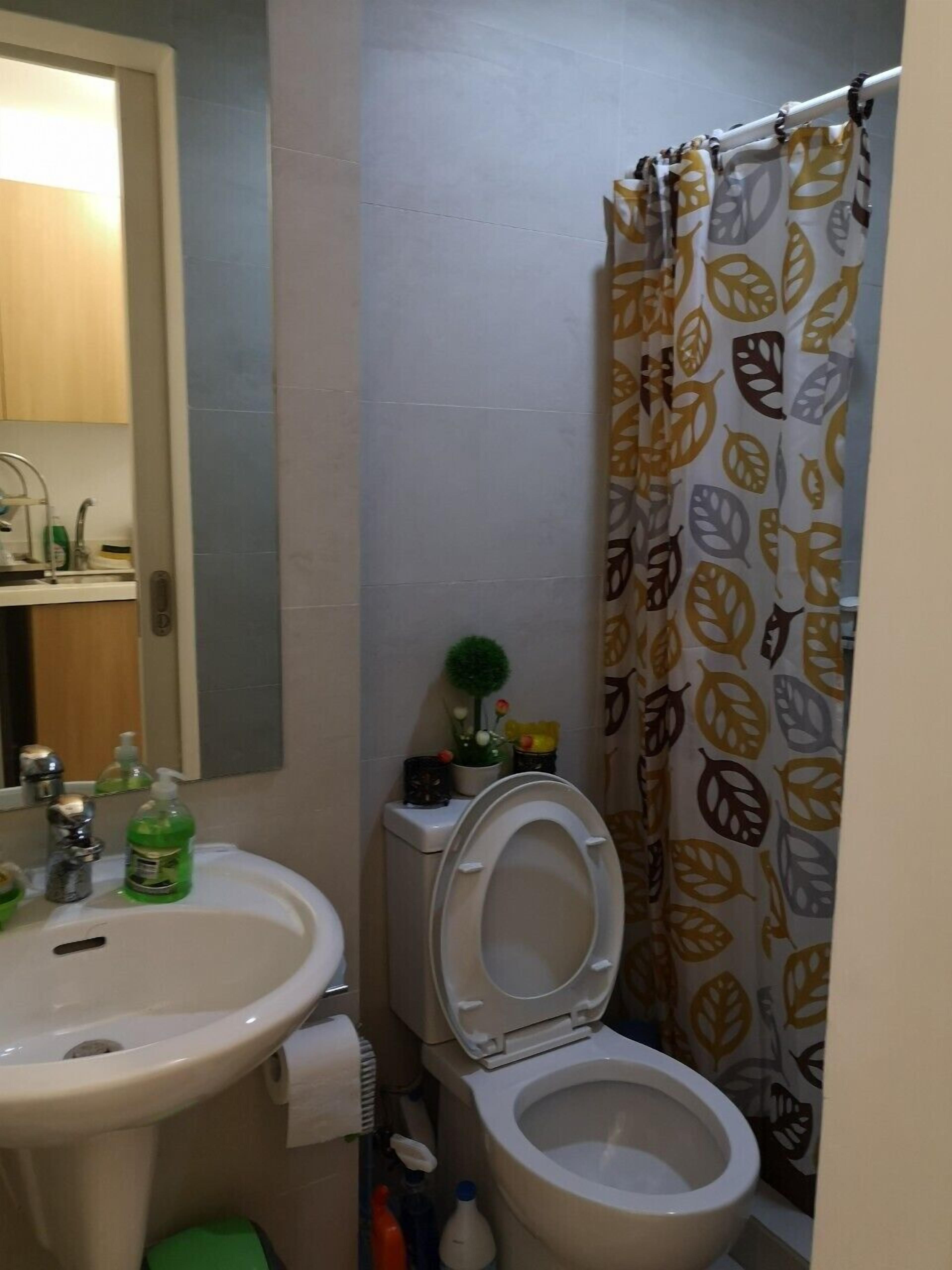 THE RESIDENCES AT COMMONWEALTH