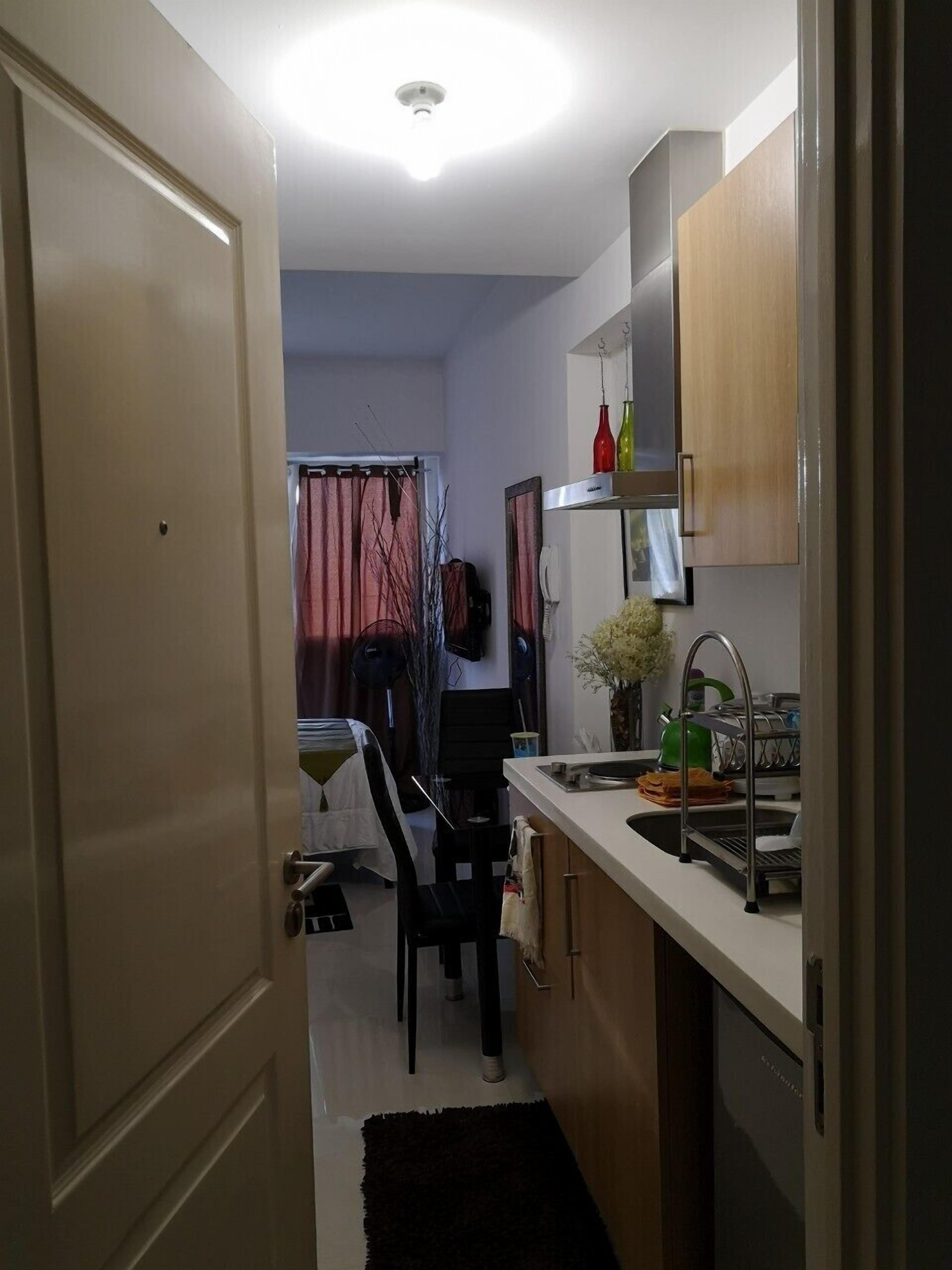 THE RESIDENCES AT COMMONWEALTH