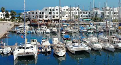 Kantaoui; Ideale Lage, herrliche Wohnung fĂŒr Paare oder Familien; Wifi