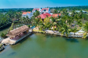 Exterior - Private Deluxe Double Room with 3 bedrooms at Lakeview Villa in Hoi An (Tp. Hội An)