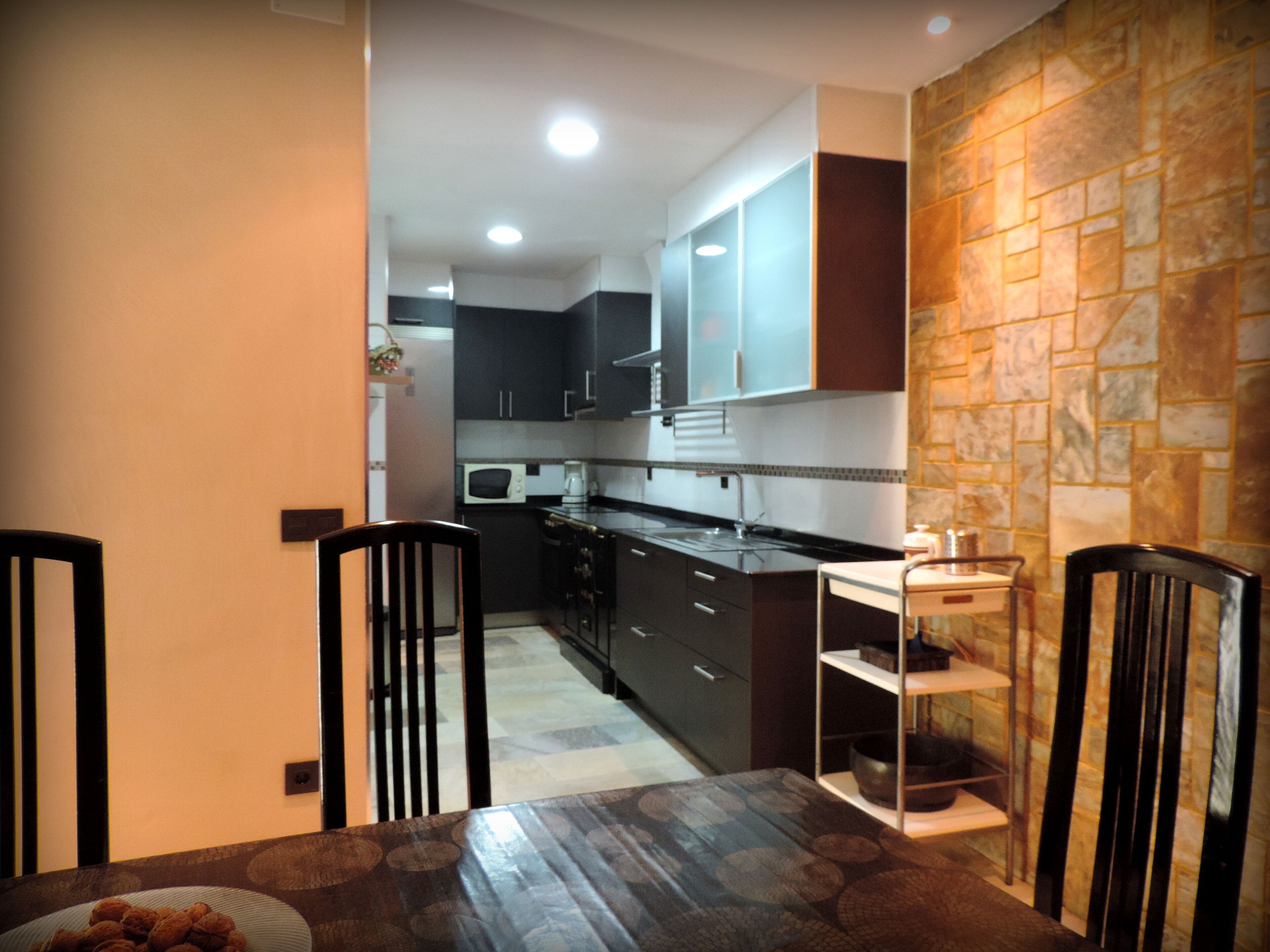 Dlaya House. Santiago's road