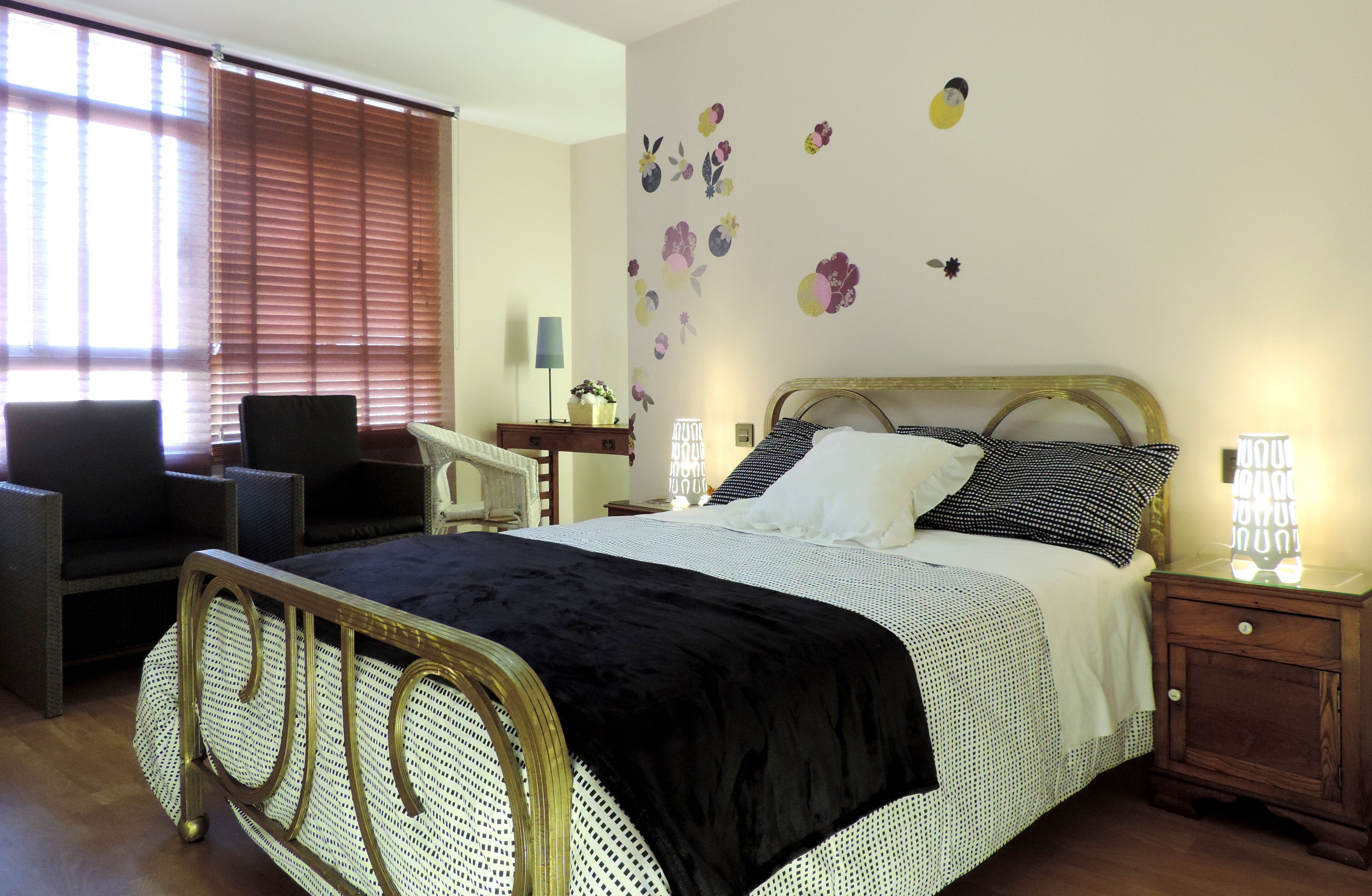 Dlaya House. Santiago's road