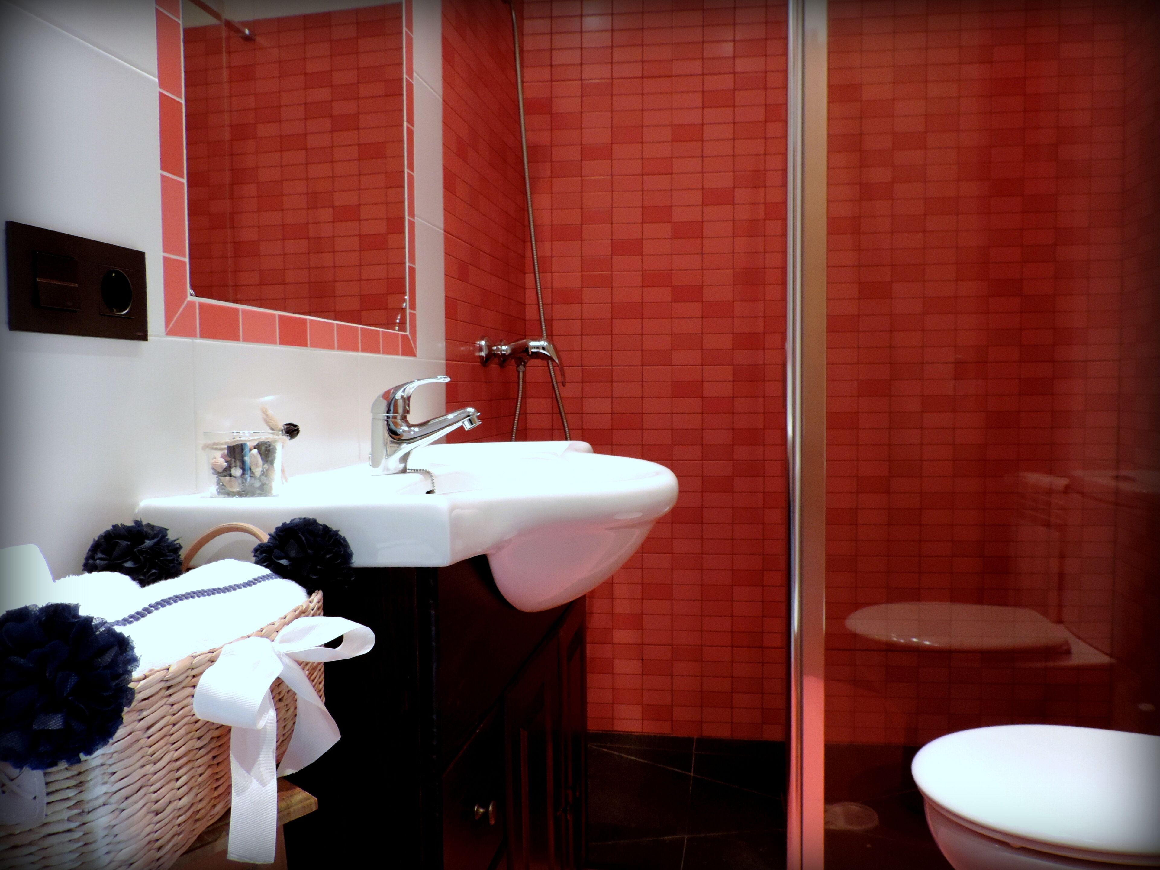 Dlaya House. Santiago's road