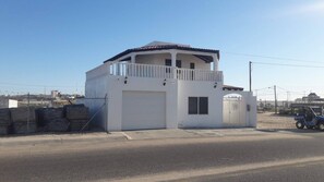 Exterior - Beautiful 3 bedroom house right next to rute 13th, Casa de Los Abuelos in Rocky (Puerto Peñasco)