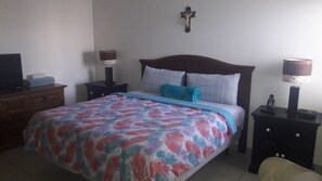 3 bedrooms, iron/ironing board, free WiFi