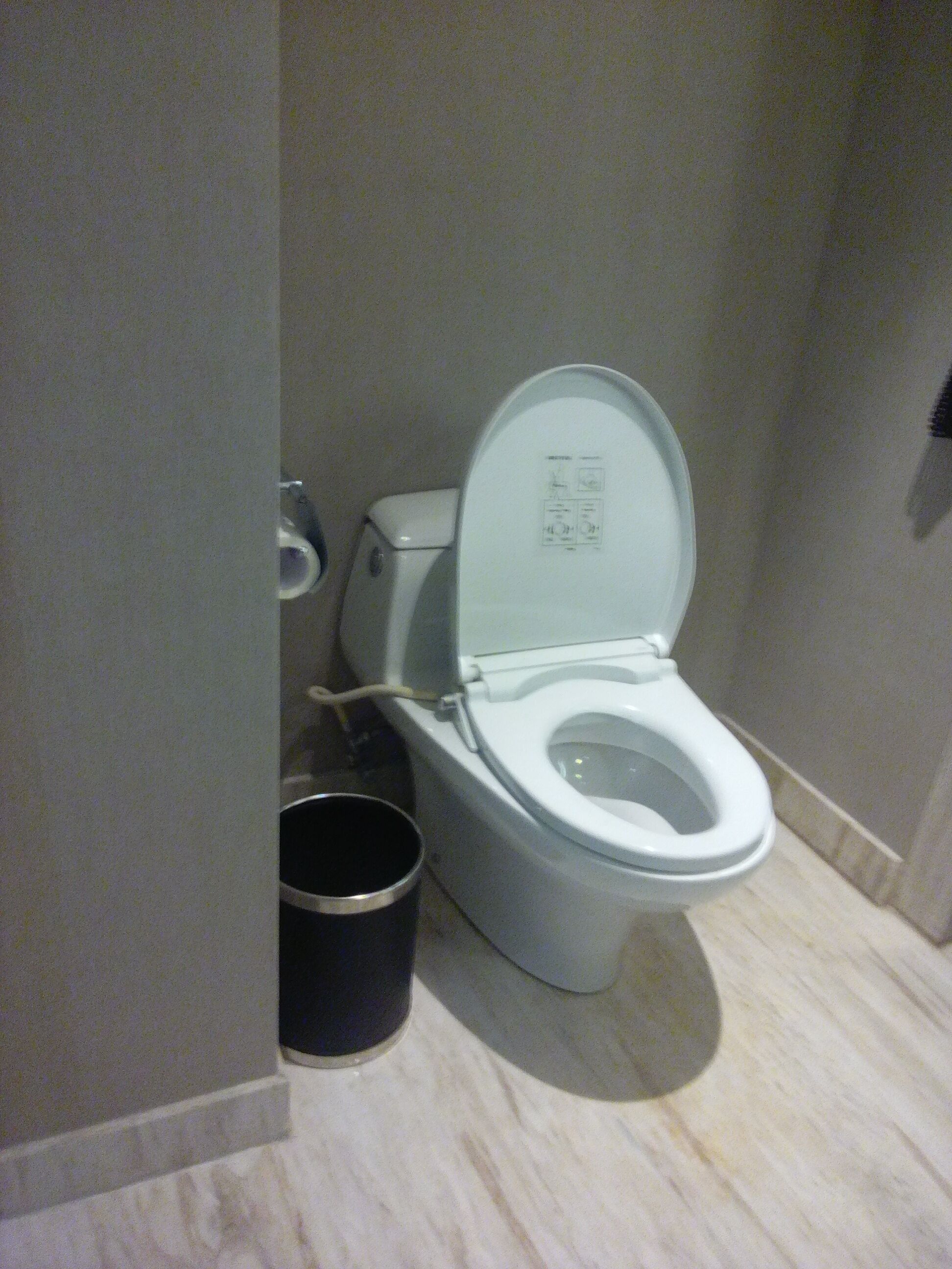 1 King Bed Apartment.