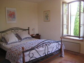 3 chambres, bureau, fer et planche à repasser, Wi-Fi gratuit