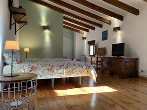 3 slaapkamers, reisbedje, gratis wifi, beddengoed