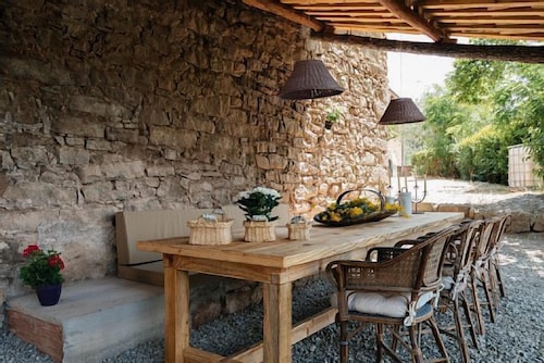 Self catering La Vila D'Argençola for 6 people