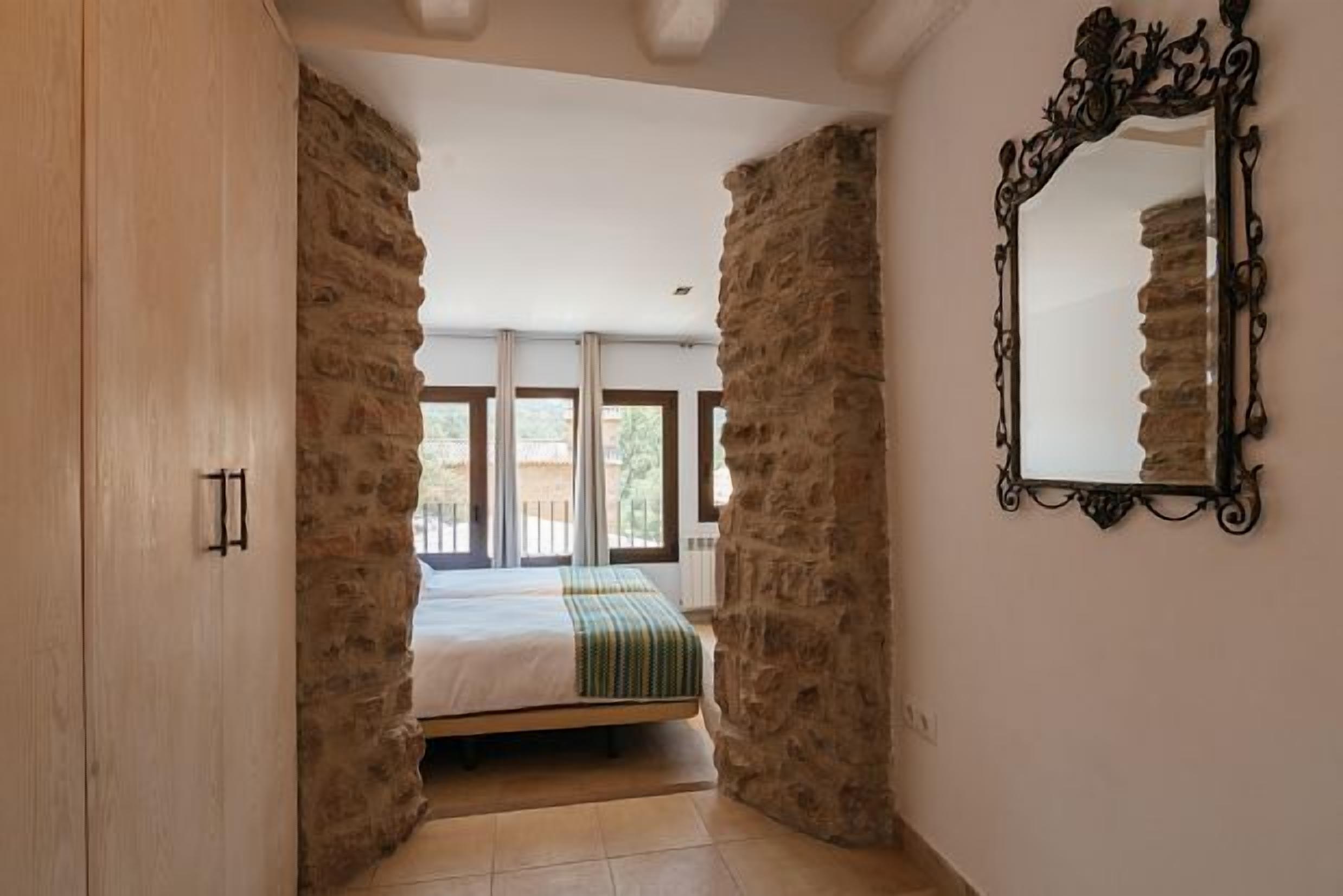 6 chambres, fer et planche à repasser, lit parapluie, Wi-Fi gratuit