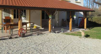 .3 Bed Mill House auf dem Land an einem 100 Jahre alten Mehl mit