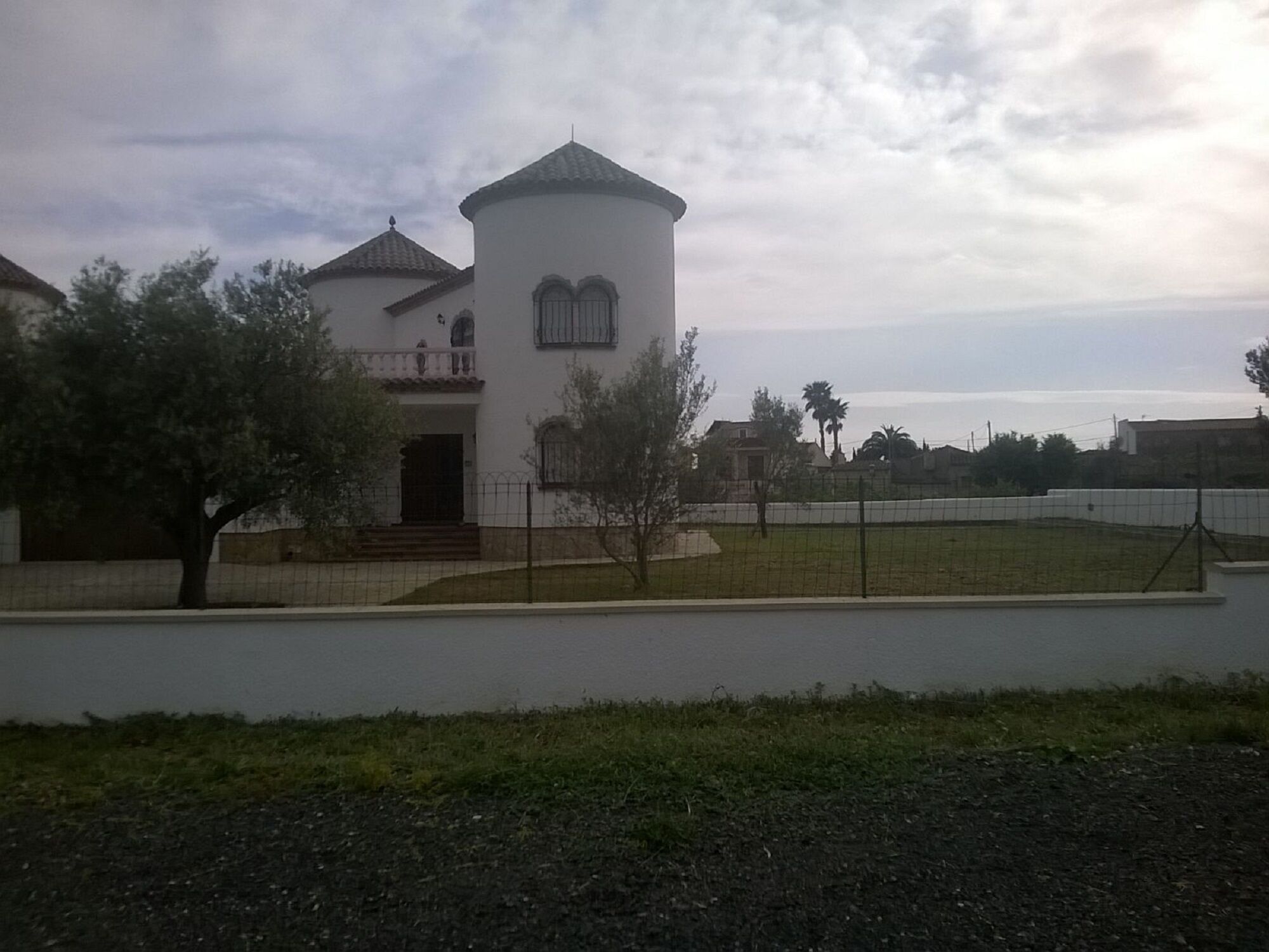 LUXURY VILLA IN MEDITERRANEAN STYLE. TORREONES. MARBLE INTERIOR. YARD. BEACH