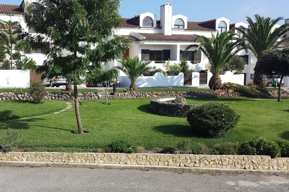 Silva's place for quite and peace. High quality family vacation.