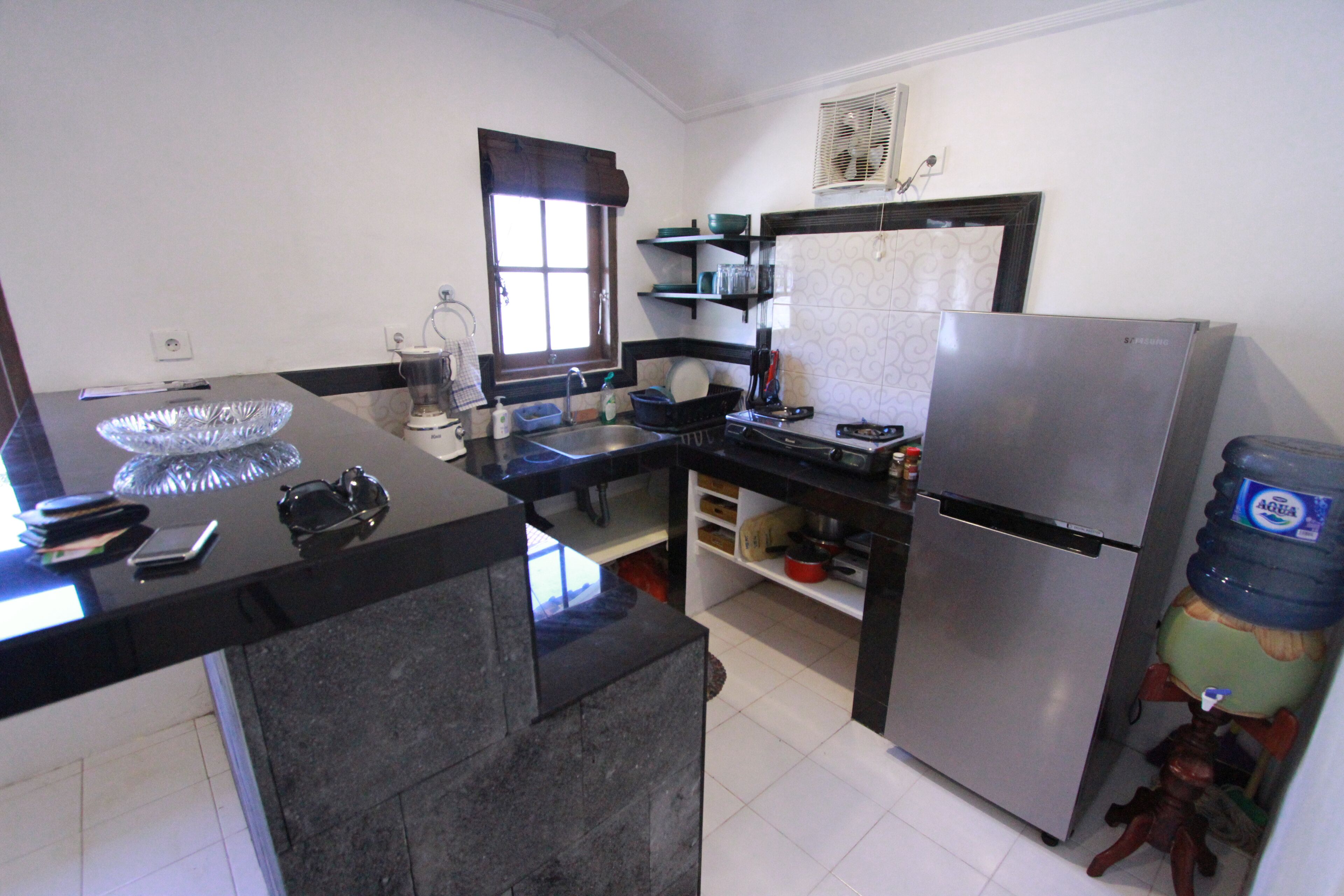 Spacious and Clean Studio Space in a traditional Balinese family compound