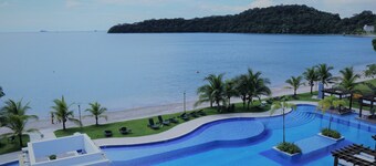 24o Penthouse Unique Design 2 Balconies Oceanview