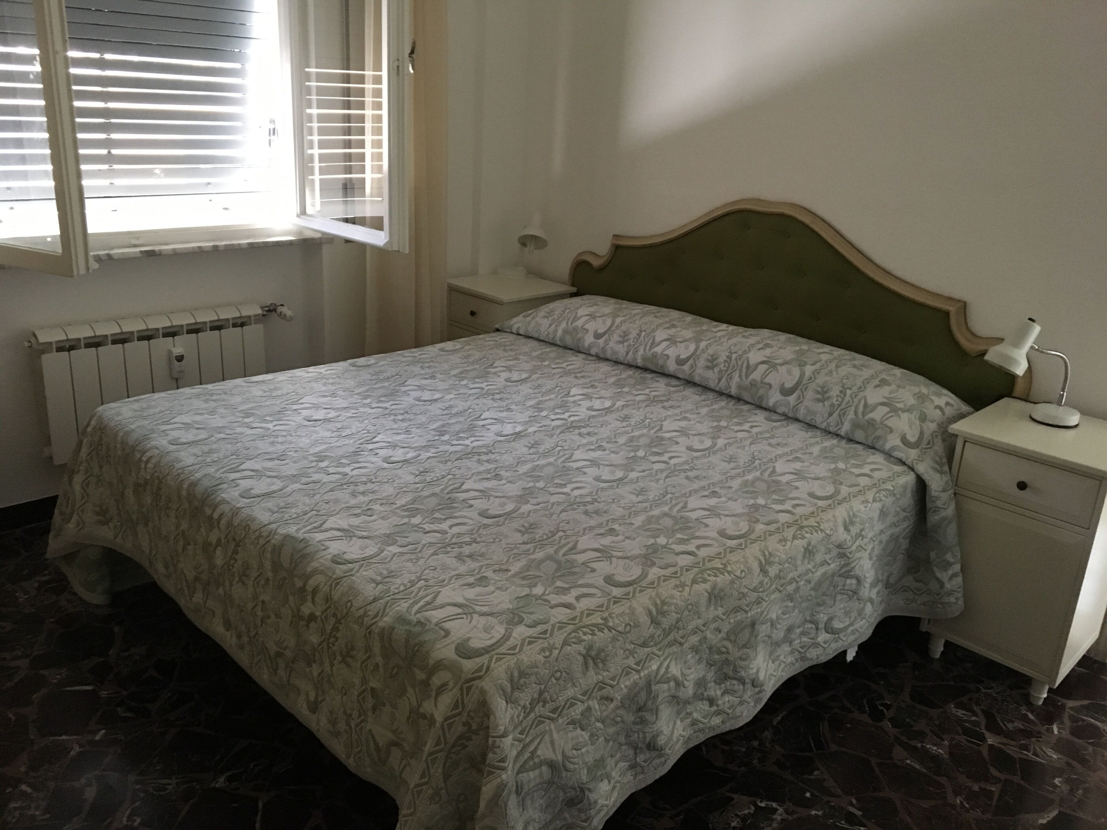 In the center of the apartment, 3 minutes walk to the sea, 3 floor lift