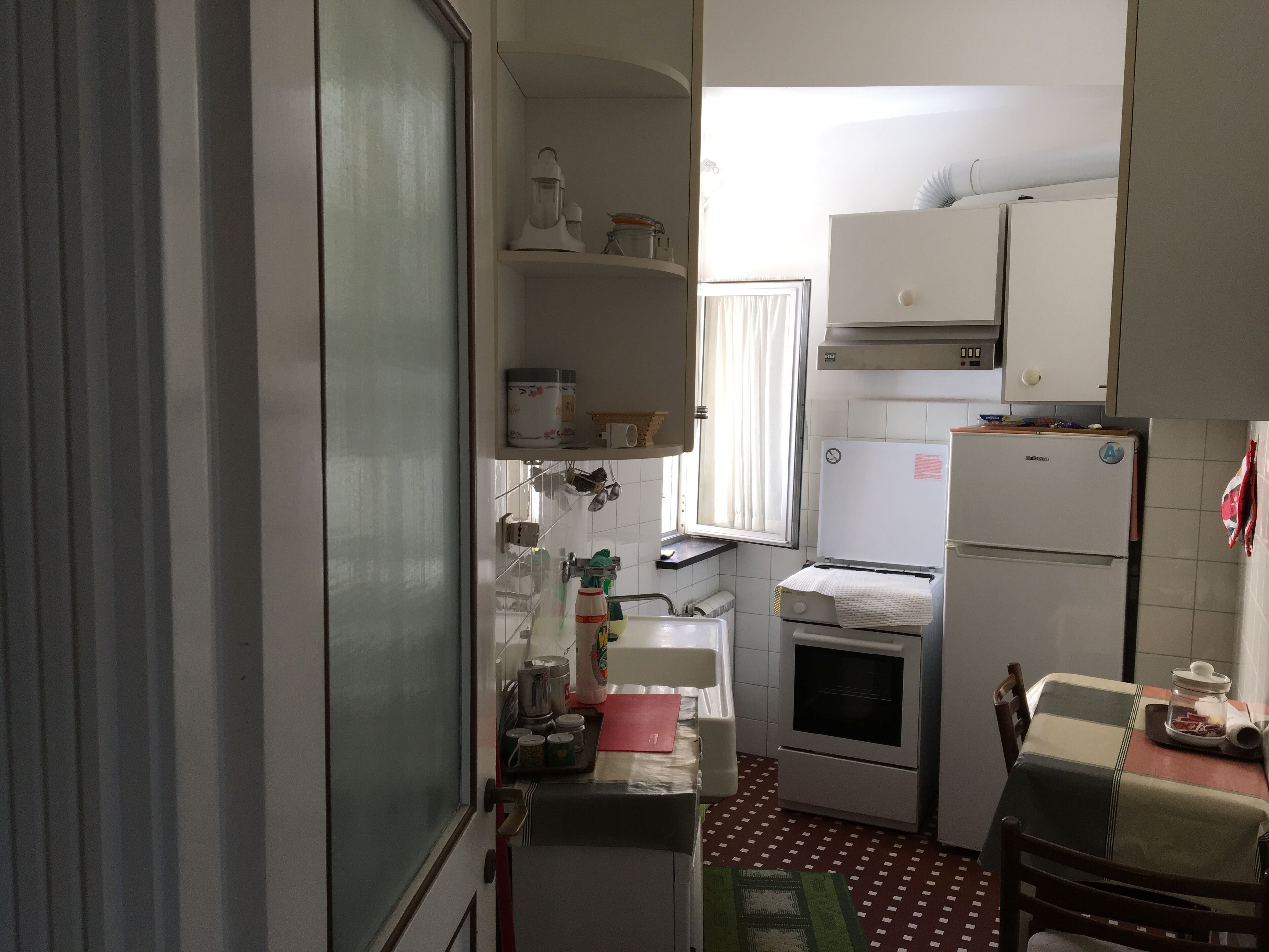 In the center of the apartment, 3 minutes walk to the sea, 3 floor lift