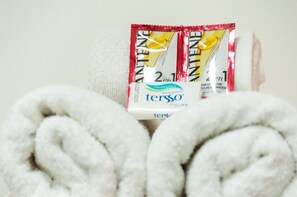 Hair dryer, shampoo, toilet paper - GARDEN HOUSE, WELCOME TO SAN ANGEL NEIGHBOURHOOD (Campestre)